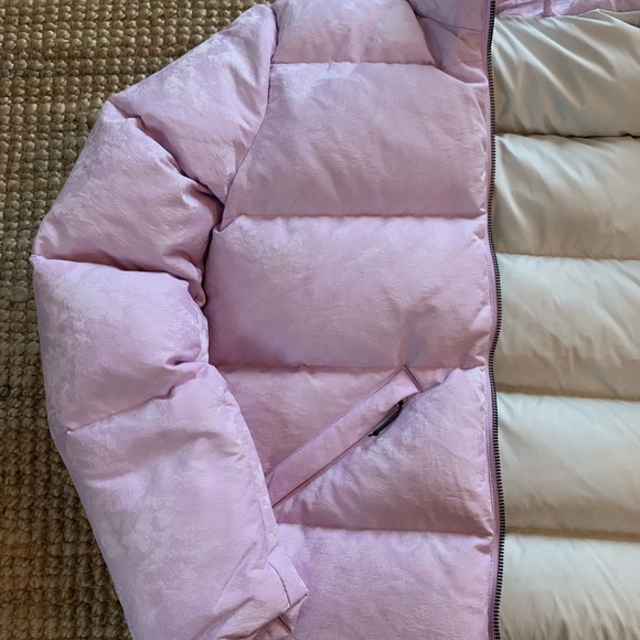 Light lavender puff jacket from Lole in a size small. Ultra warm, never worn! - Picture 3 of 7